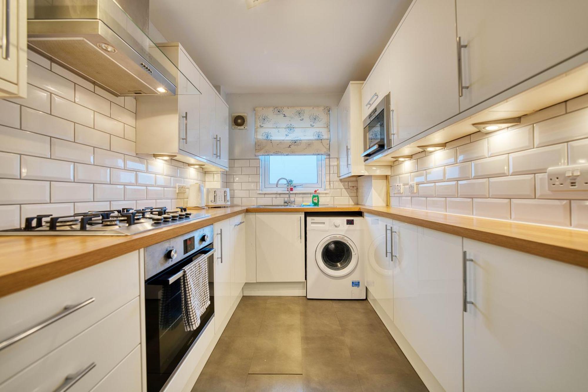 Modern 2 Bed Flat With Free Parking Appartement Glasgow Buitenkant foto