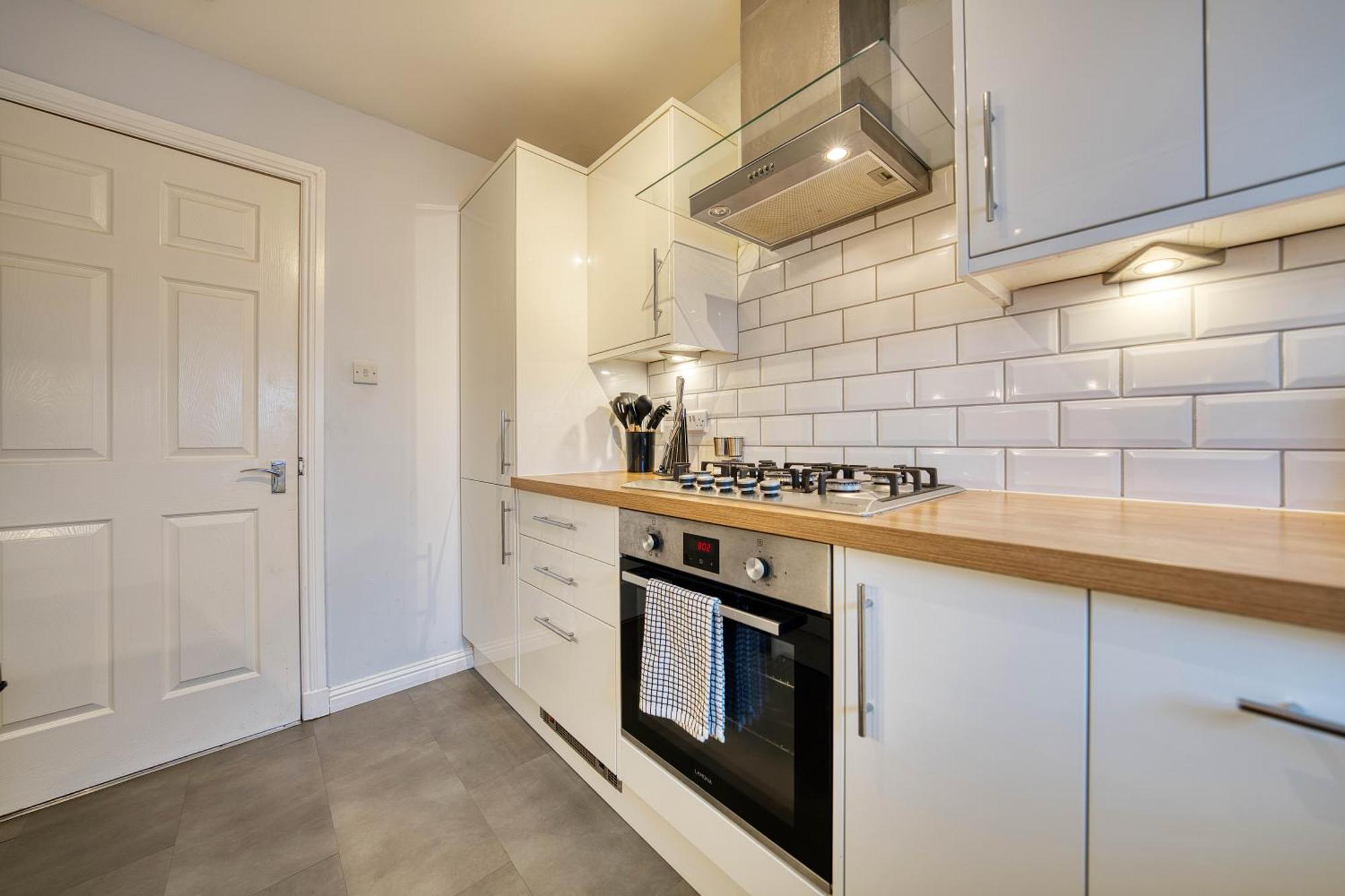 Modern 2 Bed Flat With Free Parking Appartement Glasgow Buitenkant foto