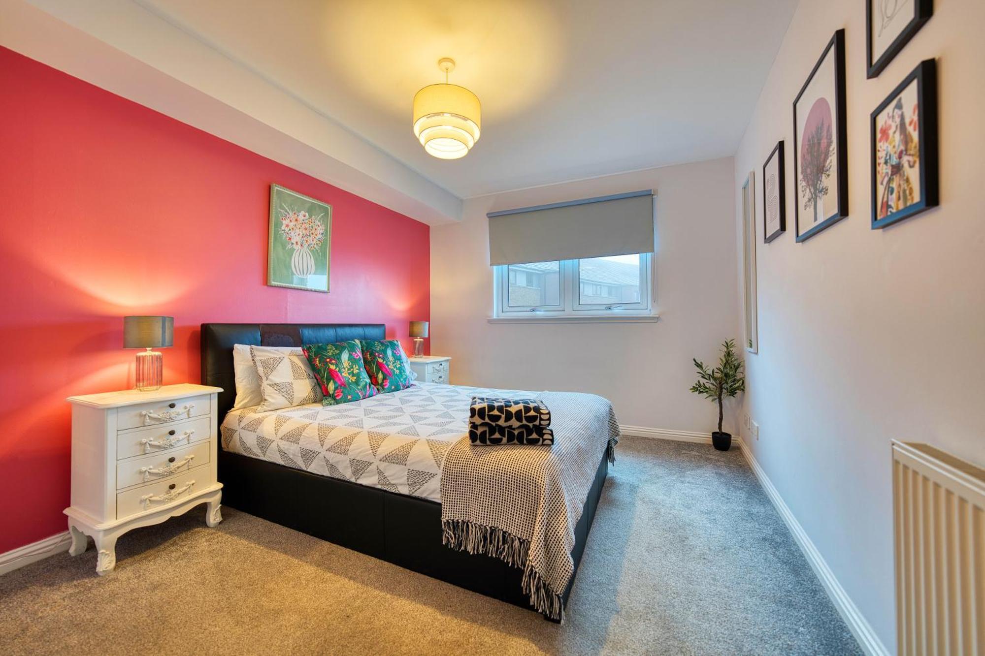 Modern 2 Bed Flat With Free Parking Appartement Glasgow Buitenkant foto