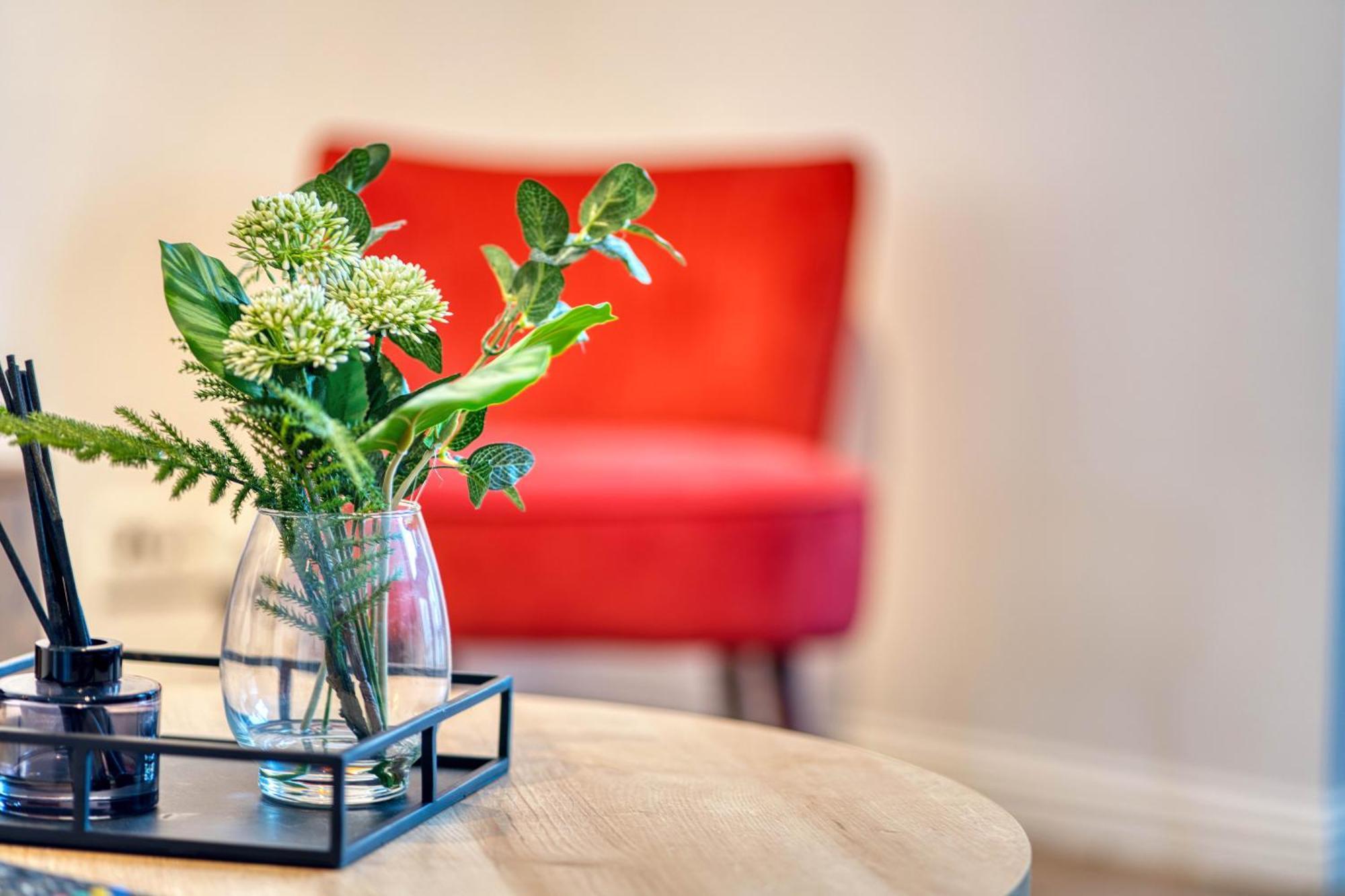 Modern 2 Bed Flat With Free Parking Appartement Glasgow Buitenkant foto