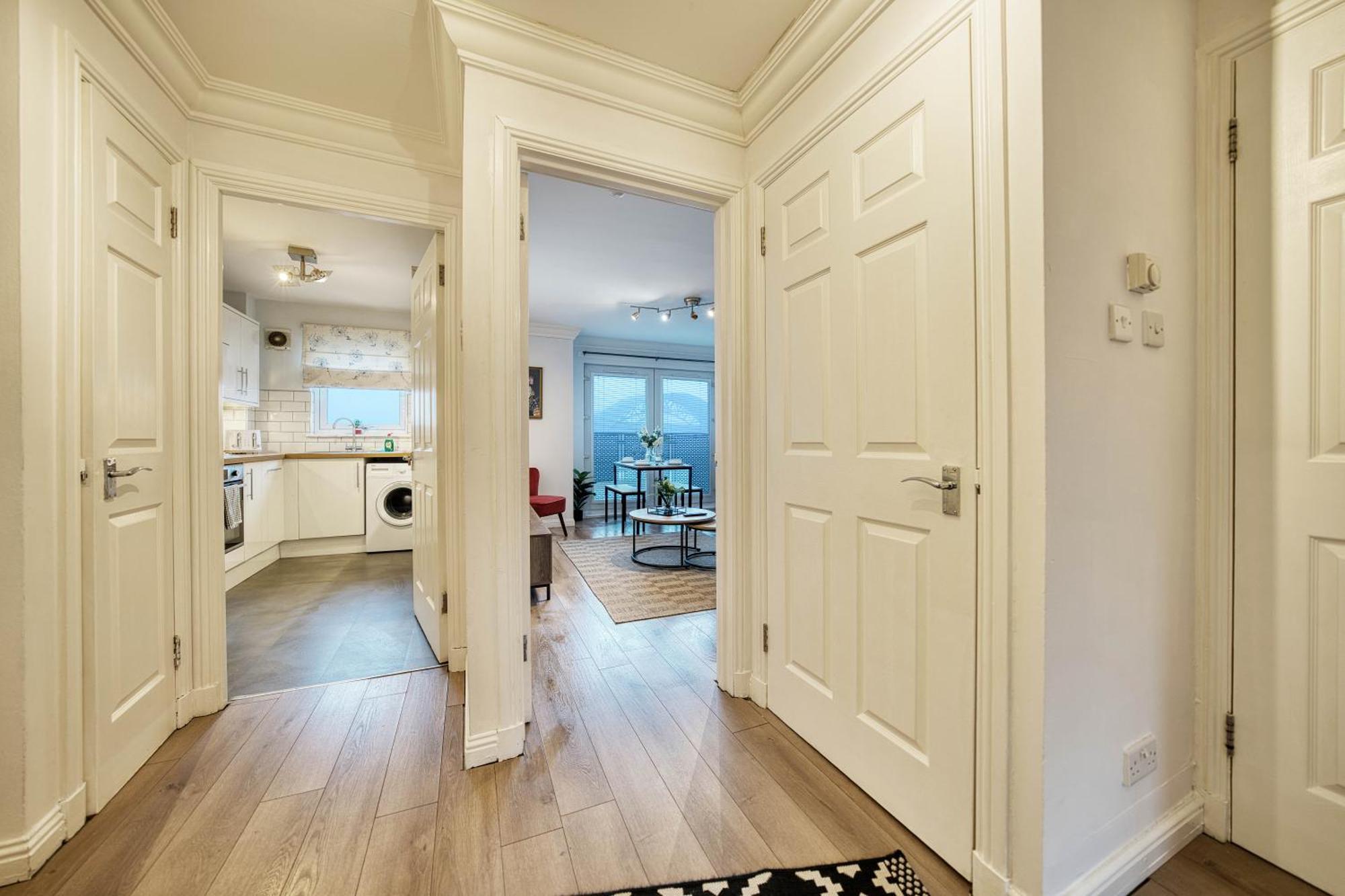 Modern 2 Bed Flat With Free Parking Appartement Glasgow Buitenkant foto