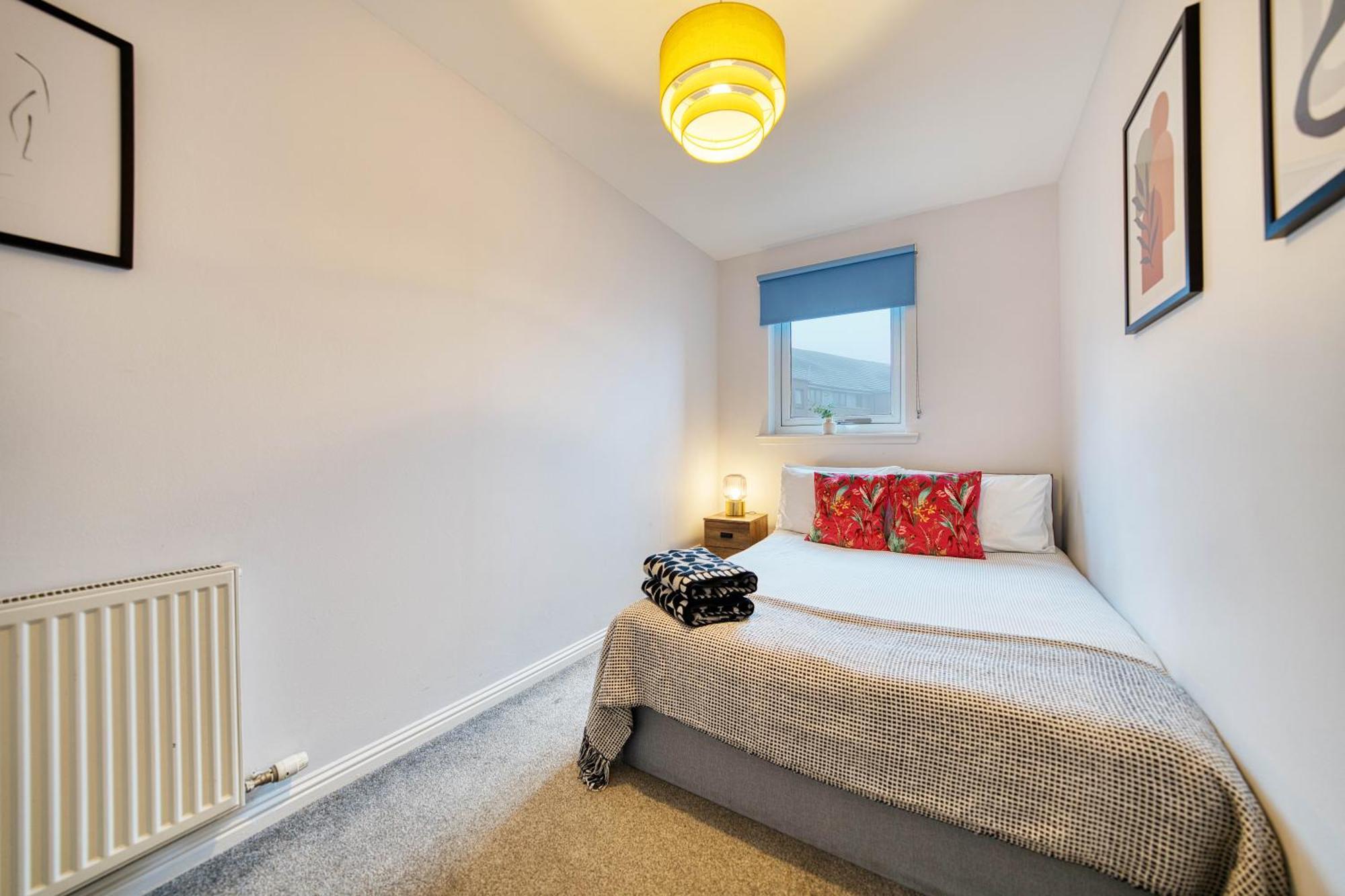 Modern 2 Bed Flat With Free Parking Appartement Glasgow Buitenkant foto